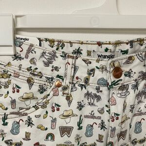 Wrangler White Country Theme Pants